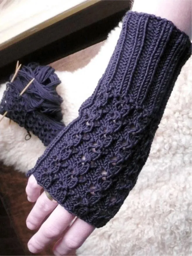 Cloverleaf Lace Mitts <br/><small>knitting pattern</small>