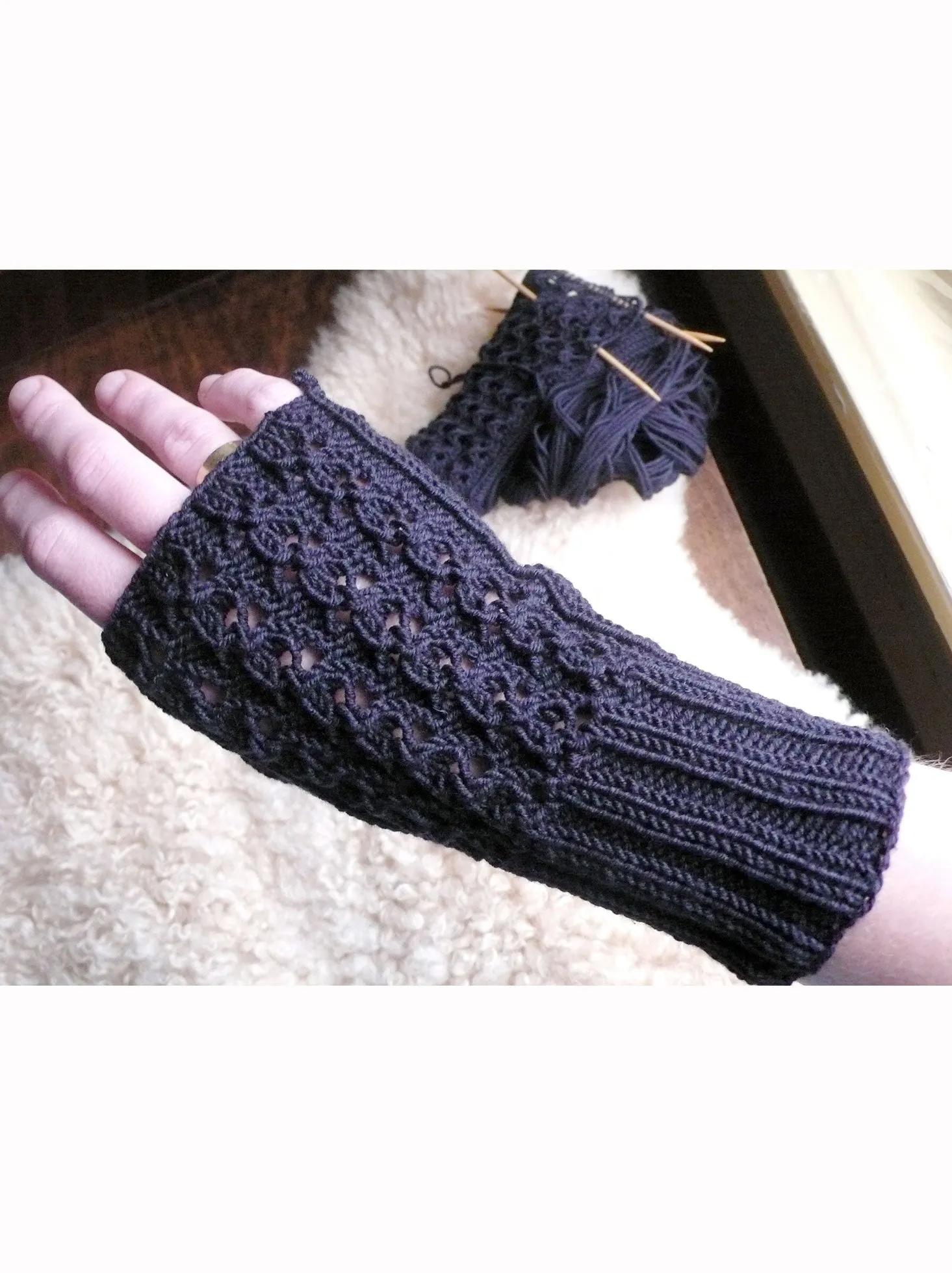 Cloverleaf Lace Mitts <br/><small>knitting pattern</small>