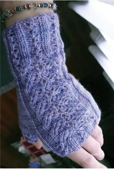 Delicato Mitts <br/><small>knitting pattern</small>