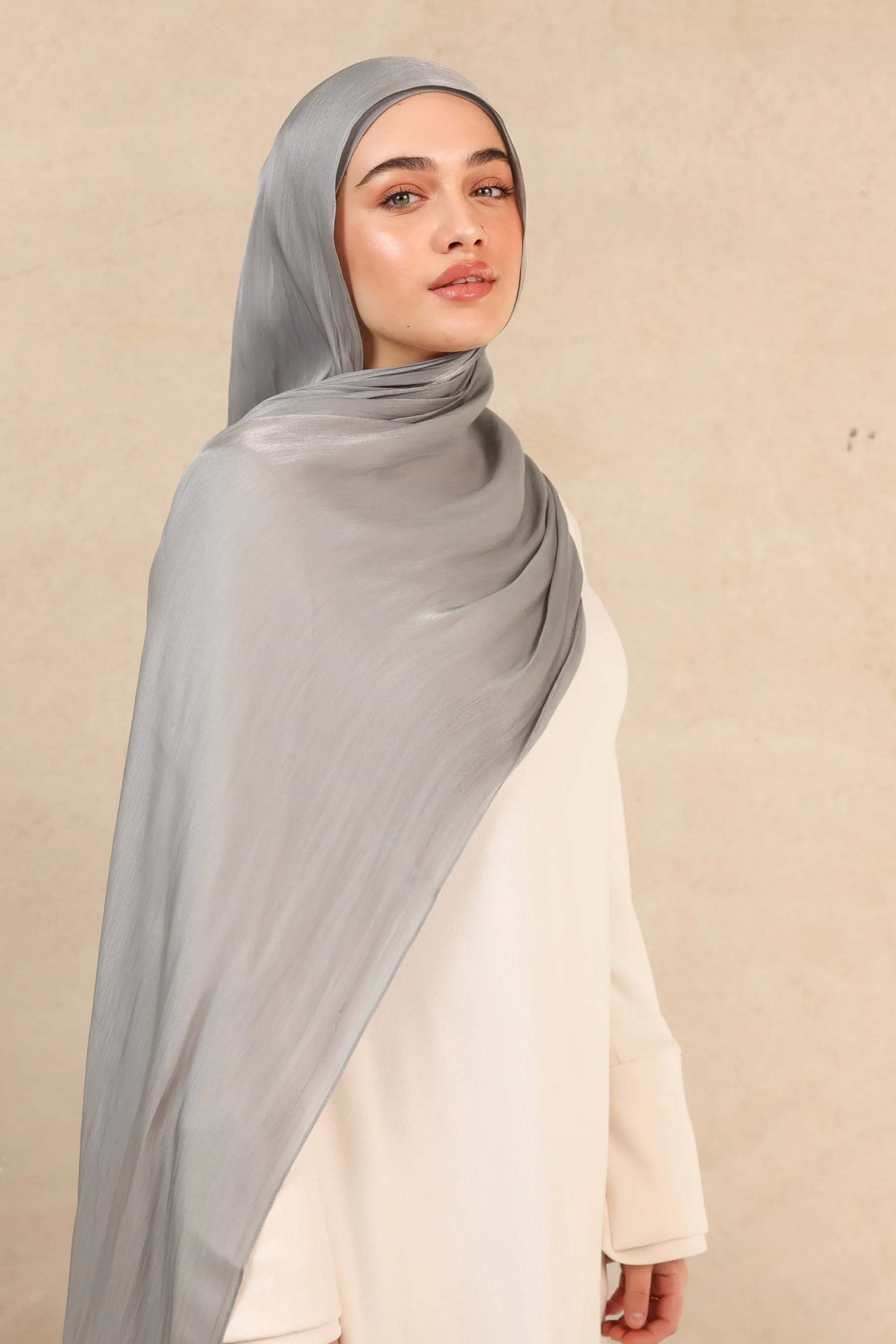 Iridescent Hijab - 33 Grey