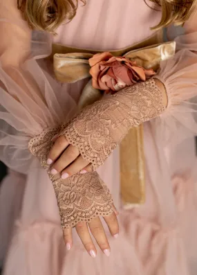 Lacy Gloves in Blush