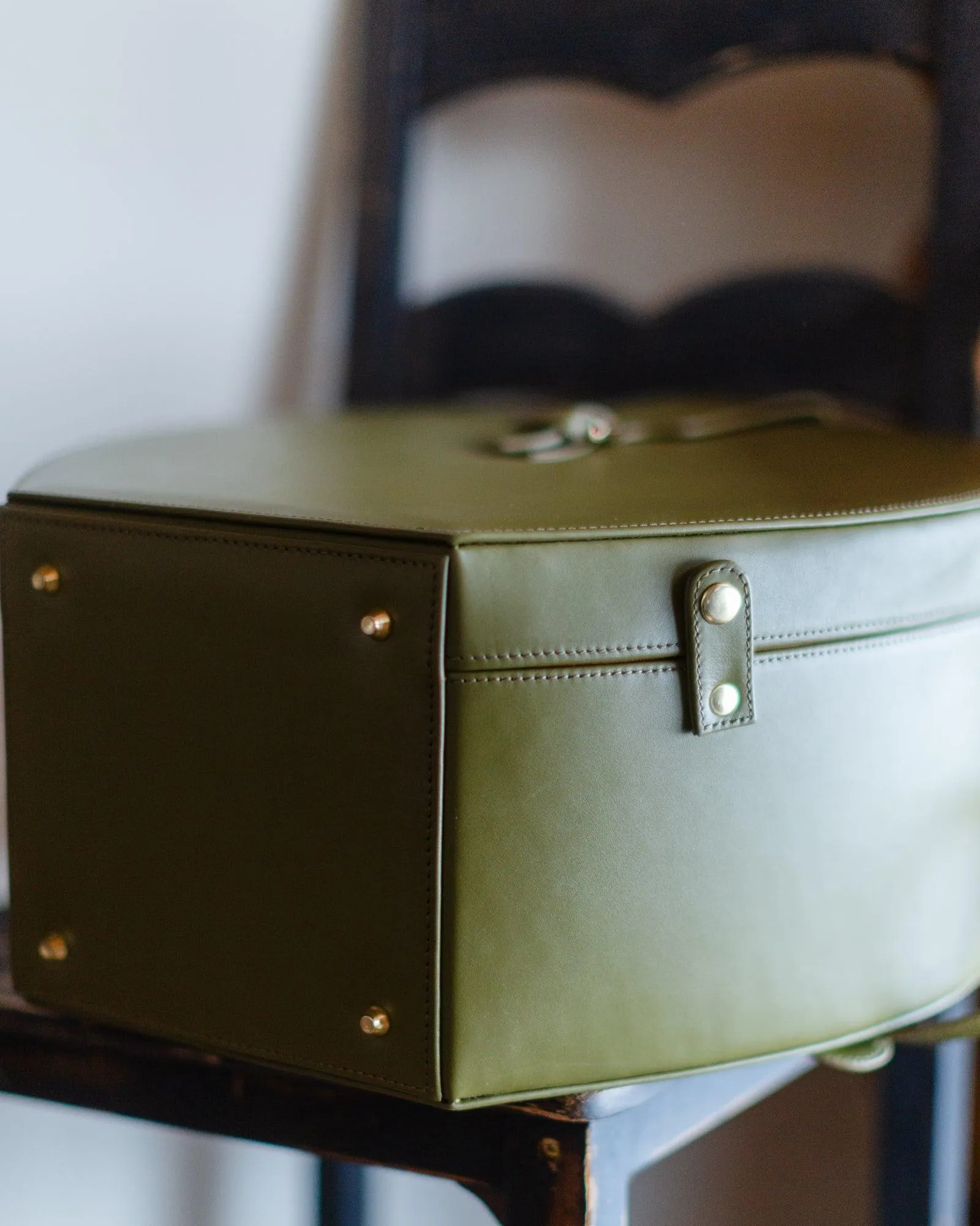 LEATHER HAT BOX